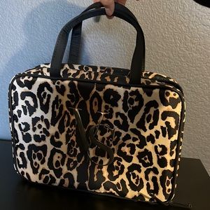 Travel makeup bag
